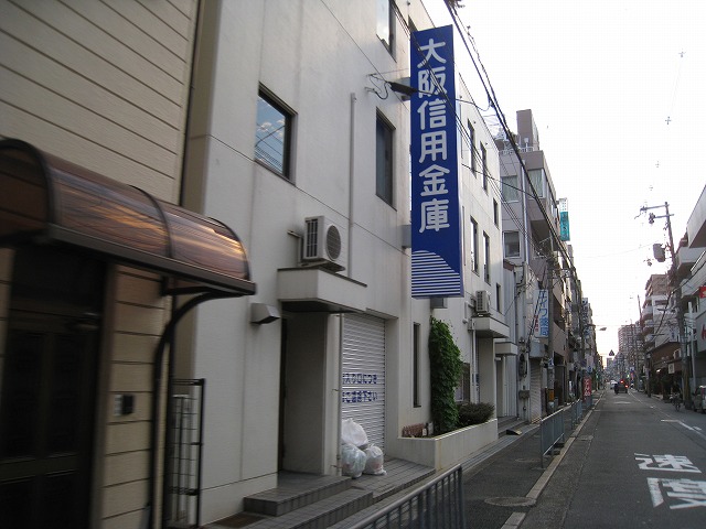 メゾン・ド・パニール 銀行