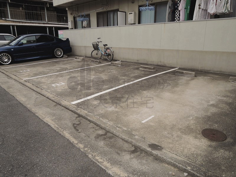 ラフィーネハイツ 駐車場