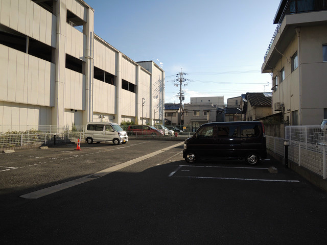 ティグリス枝川 駐車場